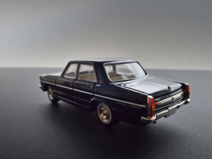 トミカリミテッドヴィンテージ 日産グロリアスーパーDX39a さくかっ