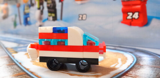 4日目（12/4）のレゴ・アドベントカレンダー2021は「除雪車」